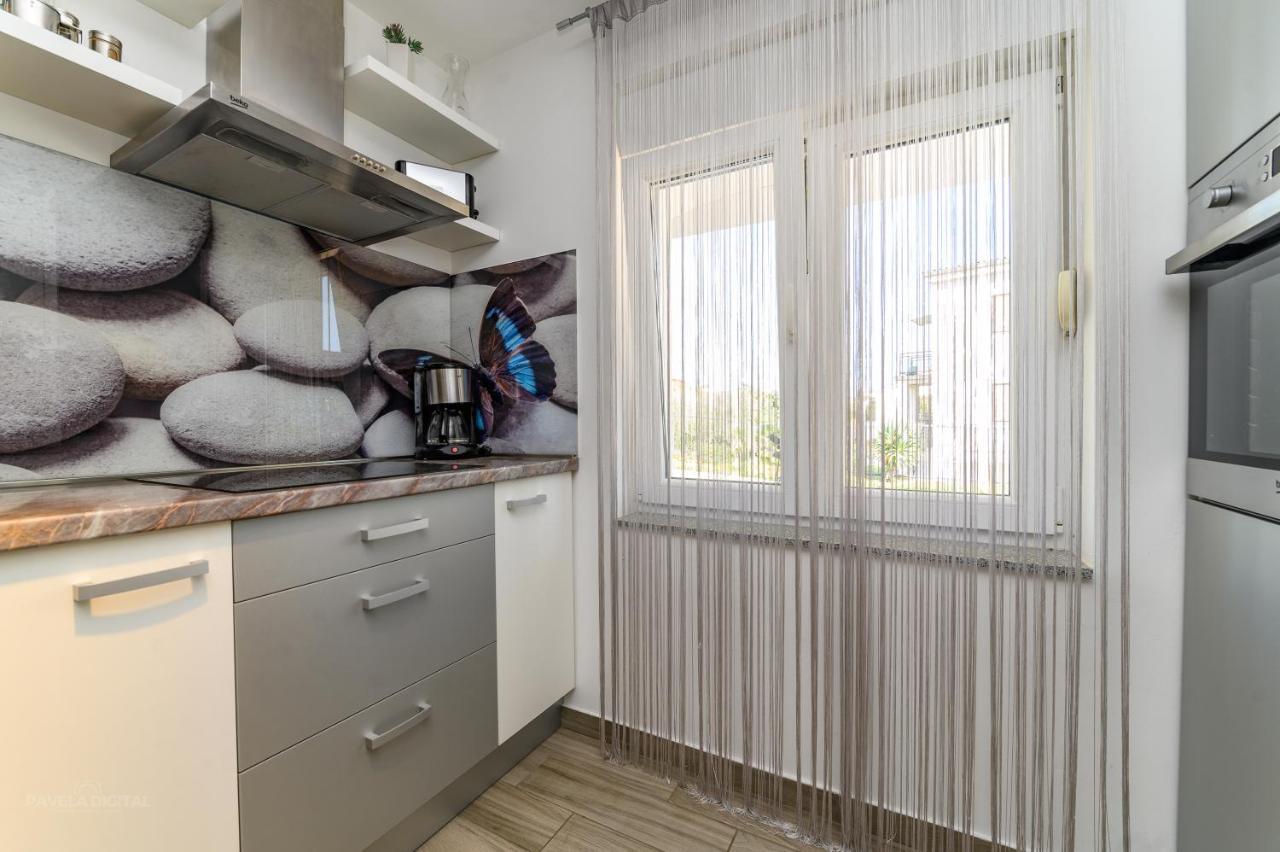 Apartments Maksim And Timon 크르크 외부 사진